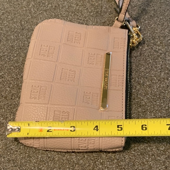 Steve Madden Wristlet / Purse! Brand New…Label & Zipper still covered in plastic - Picture 13 of 13